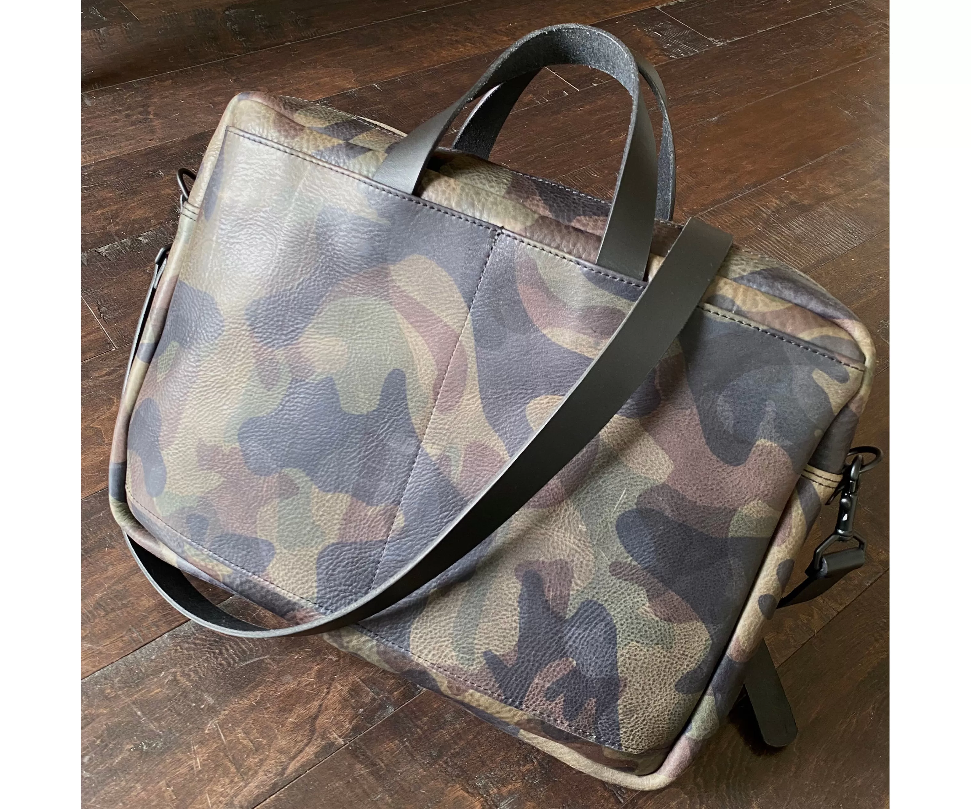 BYNDR CAMO Laptop Messenger bag