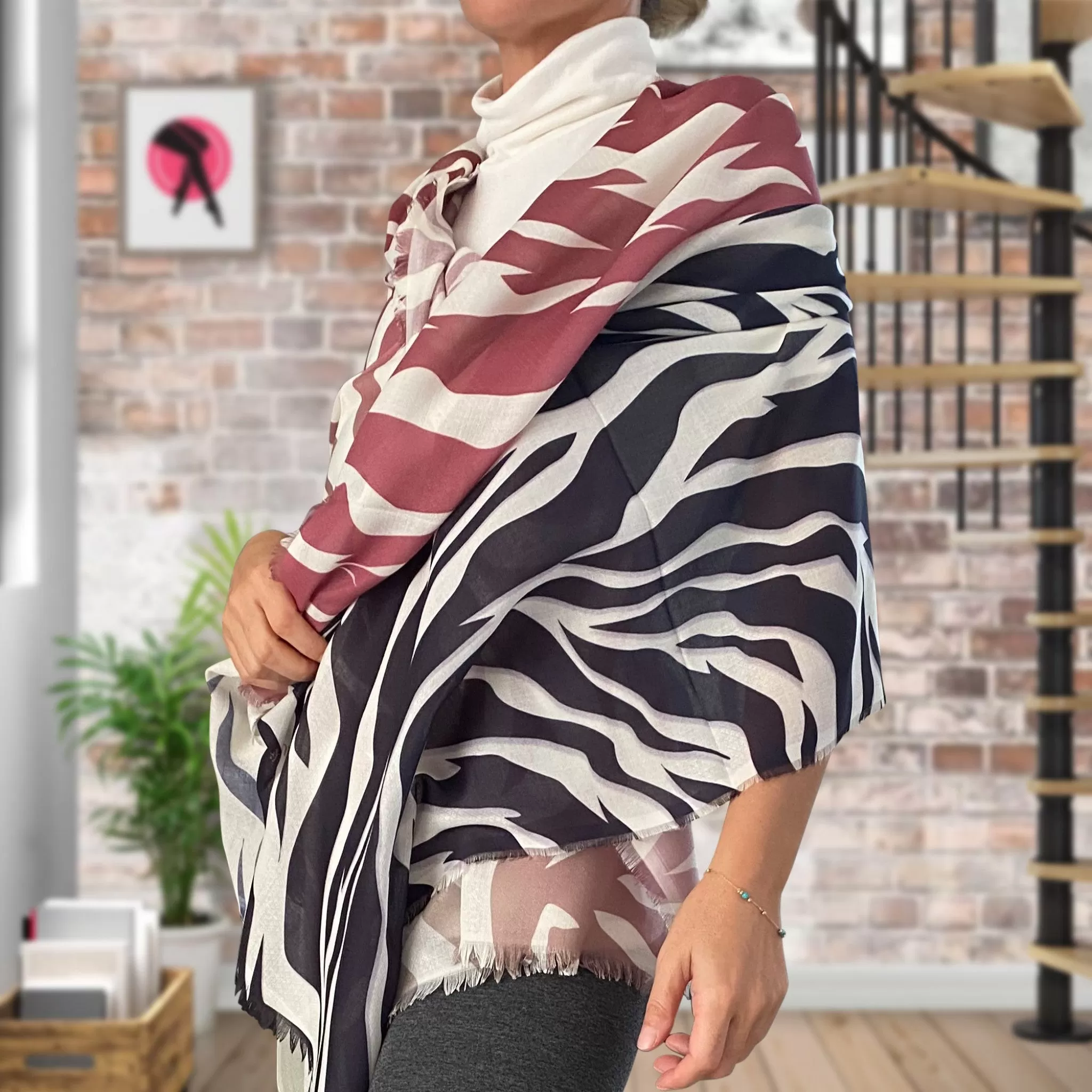 Fashion Tight Shantuq Zebra Patterned Shawls