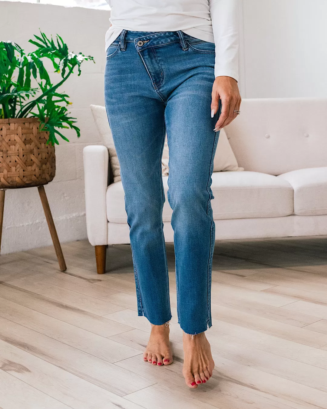 KanCan Kelly Cross Over Straight Jeans